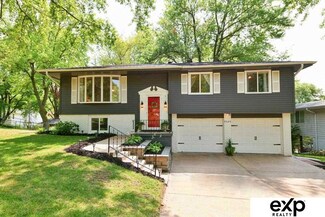 9525 Ames Ave, Omaha, NE 68134