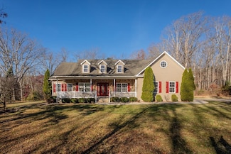 987 Riverside Dr, Luray, VA 22835
