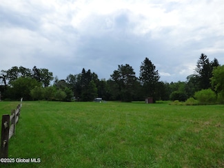 80 Ashdown Rd, Ballston Lake, NY 12019