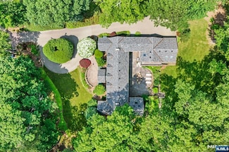 67 Forest Rd, Tenafly, NJ 07670