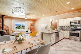 11 Calle de Isiah, Ranchos de Taos, NM 87557
