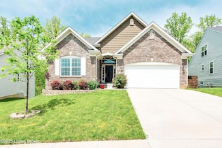 1041 Autumn Crest Ln, Louisville, KY 40245
