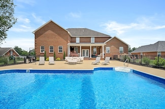 121 Highland Cir, Shelbyville, TN 37160