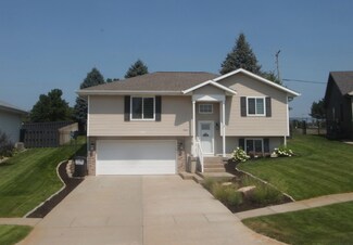 1212 Blue Stem Cir, Norfolk, NE 68701