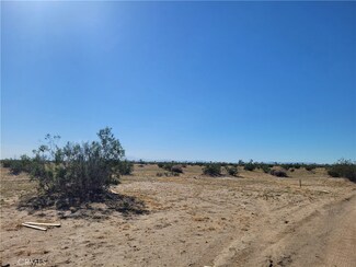 800 Vinton Rd, Adelanto, CA 92301