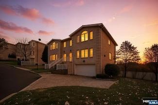 2 Kathleen Ct Unit C002, Ridgefield, NJ 07657