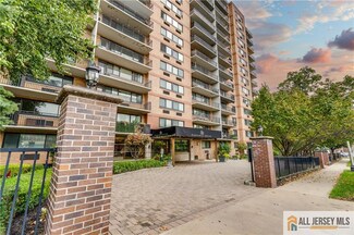 60 Parkway Dr E Unit 14C, East Orange, NJ 07017