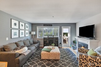 13422 97th Ave E Unit 302, Puyallup, WA 98373