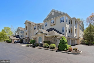 1 Falcon Dr Unit 1-304, Holland, PA 18966