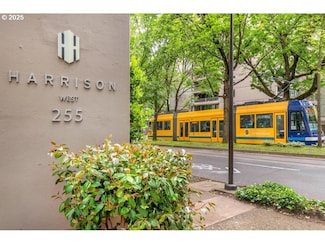 255 SW Harrison St Unit 17H, Portland, OR 97201