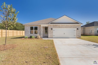 103 Hunts Landing Dr, Kathleen, GA 31047