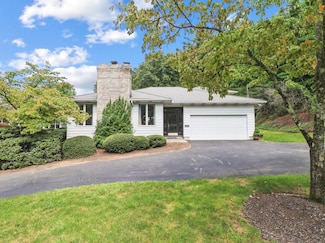 426 City Hill St, Naugatuck, CT 06770