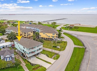 1111 San Jacinto St, La Porte, TX 77571