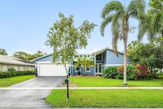 20858 Sonrisa Way, Boca Raton, FL 33433
