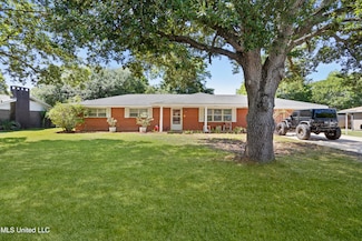 2208 Popps Ferry Rd, Biloxi, MS 39532