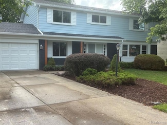 29621 Fernhill Dr, Farmington Hills, MI 48334