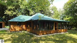 10550 Covey Rd, Honor, MI 49640