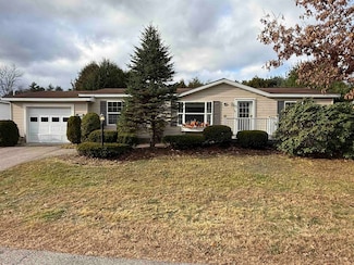 24 Magnolia Ln, Belmont, NH 03220