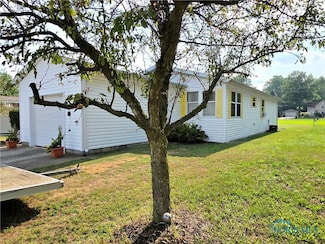 13720 Center St Unit 2, Weston, OH 43569