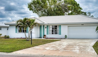4102 Lakewood Ave, Bradenton, FL 34208
