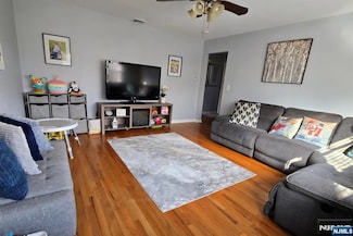 18 English Ave Unit 2, Elmwood Park, NJ 07407