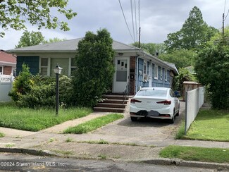 215 Byrne Ave, Staten Island, NY 10314