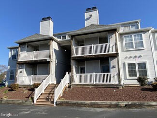 106 Waters Edge Dr, Newark, DE 19702