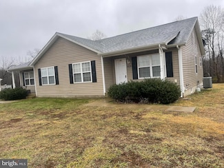 1080 Finchs Hill Rd, Warsaw, VA 22572