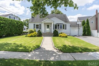 186 Midfield Rd, Colonia, NJ 07067
