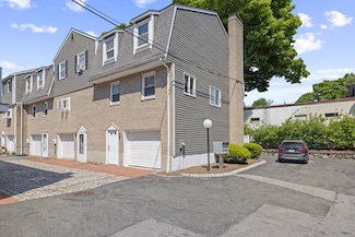5 Circuit Ln Unit 5, Watertown, MA 02472