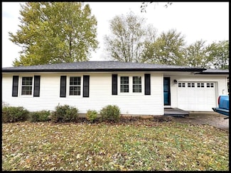 2910 Westlake Dr, Sedalia, MO 65301