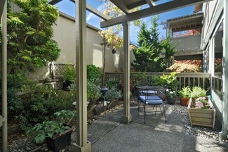 5890 NE Park Point Dr, Seattle, WA 98115