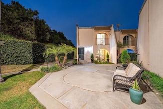 2136 Oceanside Blvd, Oceanside, CA 92054