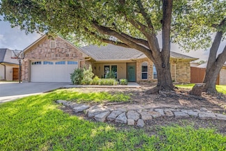 617 Ruth Dr, Kennedale, TX 76060