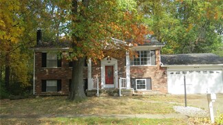 1310 Sir Galahad Ln, Godfrey, IL 62035
