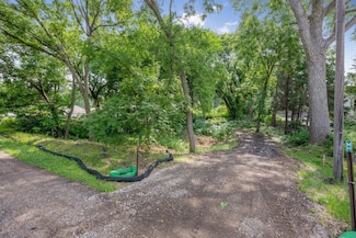 1984 Prosperity Rd, North Saint Paul, MN 55109