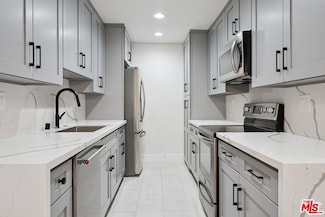 5400 Newcastle Ave Unit 2, Encino, CA 91316