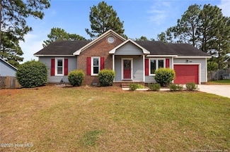 240 Eppingdale Dr, Spring Lake, NC 28390