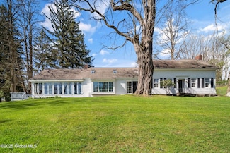 938 Charlton Rd, Schenectady, NY 12302