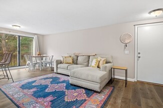 5 Glen Devin St Unit 5, Amesbury, MA 01913