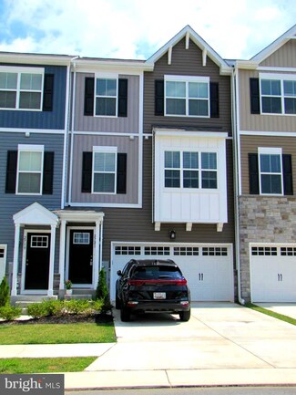 2721 Town View Cir, New Windsor, MD 21776