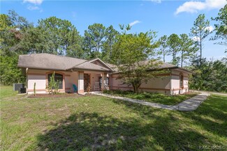740 N Heathrow Dr, Lecanto, FL 34461