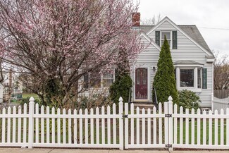 126 Robertson St, Quincy, MA 02169