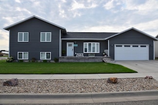 2173 Brookstone Loop, Pierre, SD 57501