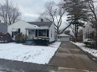 21819 Shakespeare Ave, Eastpointe, MI 48021