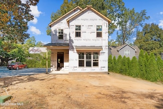 326 N Bennett St, Southern Pines, NC 28387