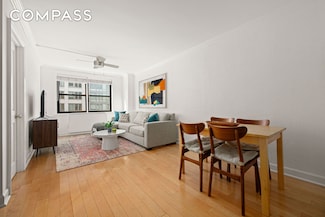 200 E 24th St Unit 1205, New York, NY 10010