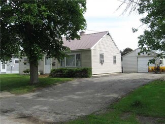 17 Knox Ave, Bangor, ME 04401