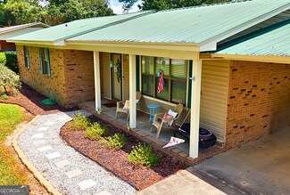 625 S Rountree St, Metter, GA 30439