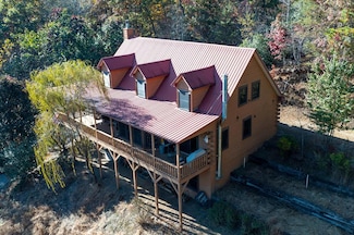 220 Lazy Canyon Ln, Hayesville, NC 28904